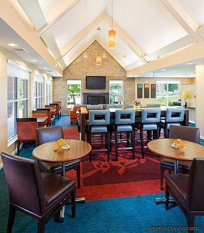 Residence Inn By Marriott Cedar Rapids Restoran fotoğraf