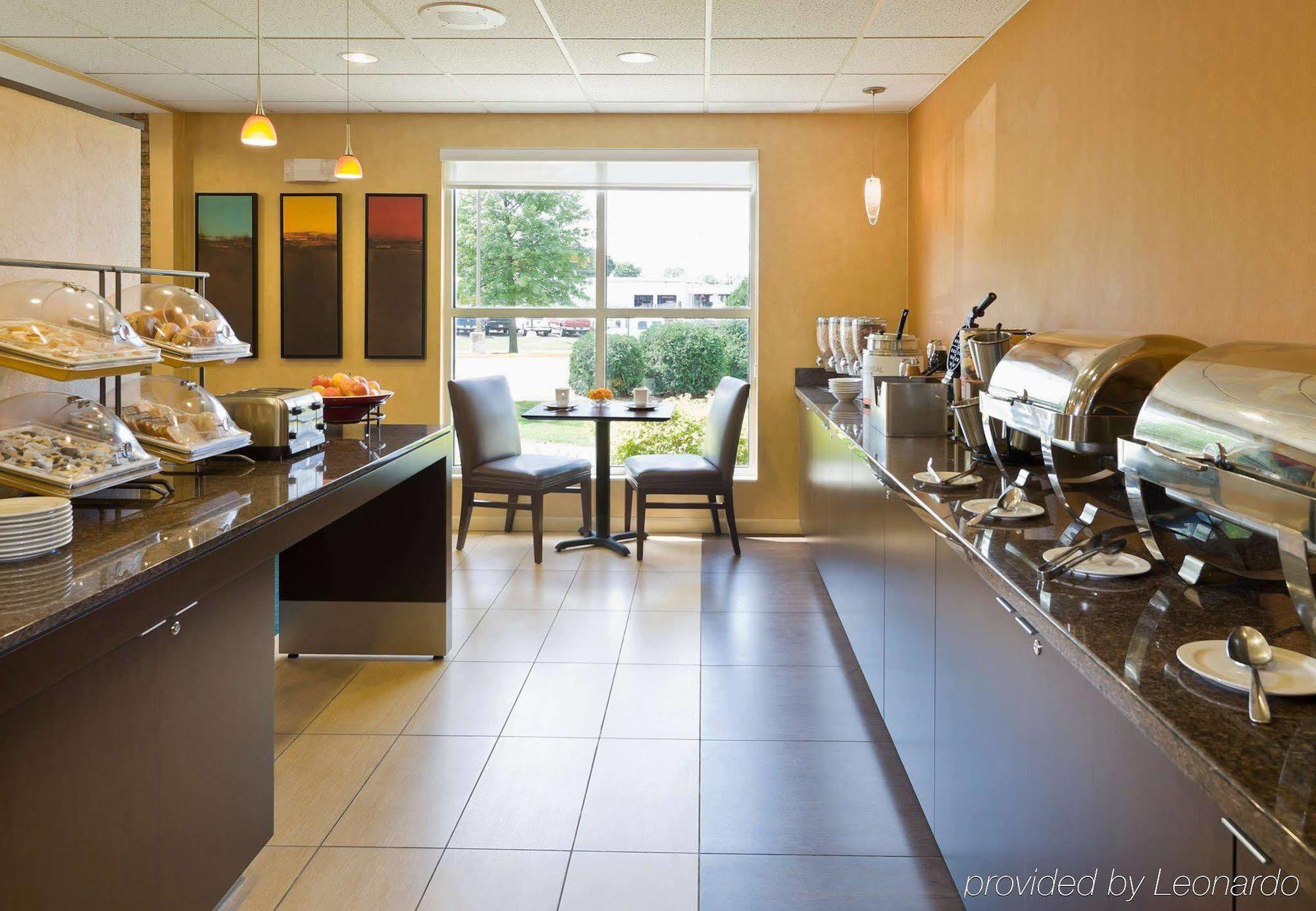 Residence Inn By Marriott Cedar Rapids Restoran fotoğraf